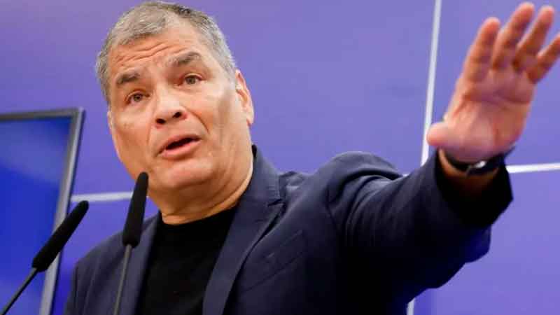 Denuncian por traición a la patria al expresidente Rafael Correa 